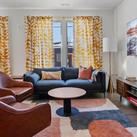 Villa Eclectic Urban Retreat